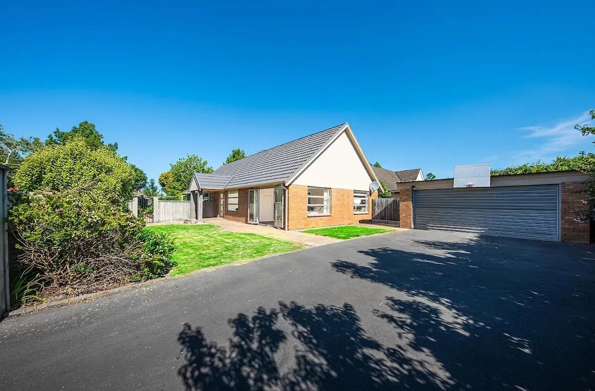 Holiday home Spacious And Tranquil 4 Bed House Near Uc Christchurch New Zealand