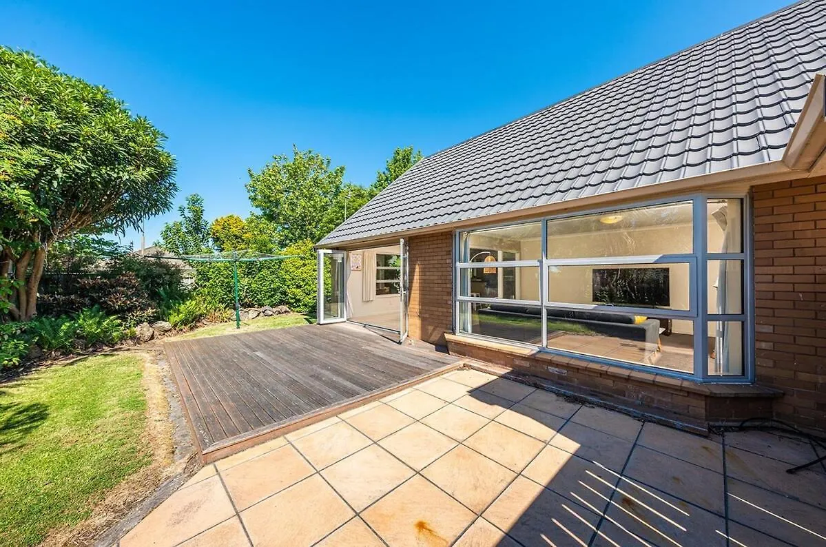 Spacious And Tranquil 4 Bed House Near Uc Christchurch Holiday home